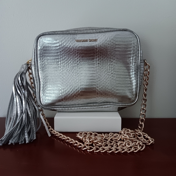 Victoria's Secret Purse Metallic Silver Gold Chain Strap Tassel Faux Leather - Picture 11 of 11
